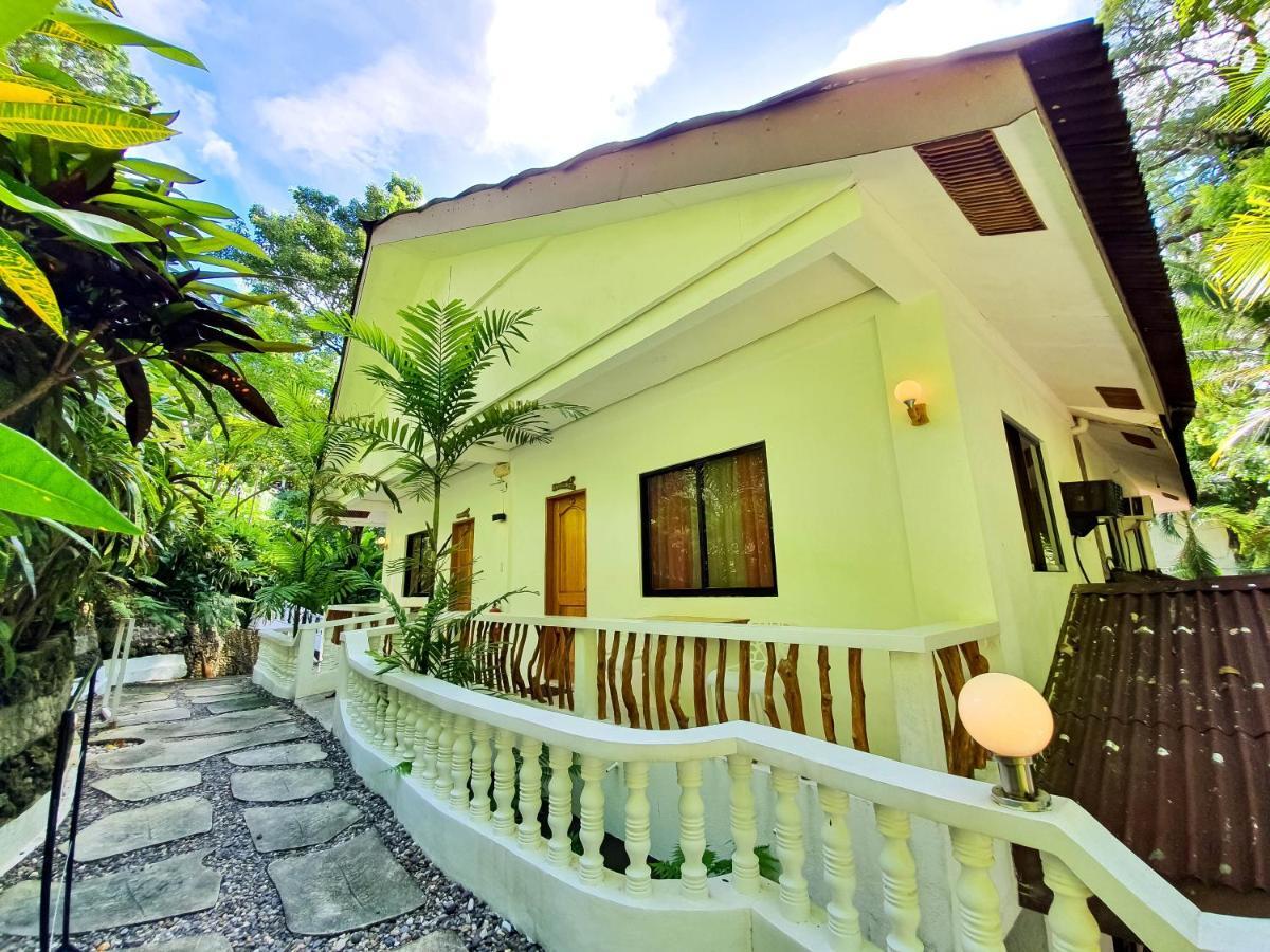 Cocoloco Beach Resort Manoc-Manoc Екстериор снимка