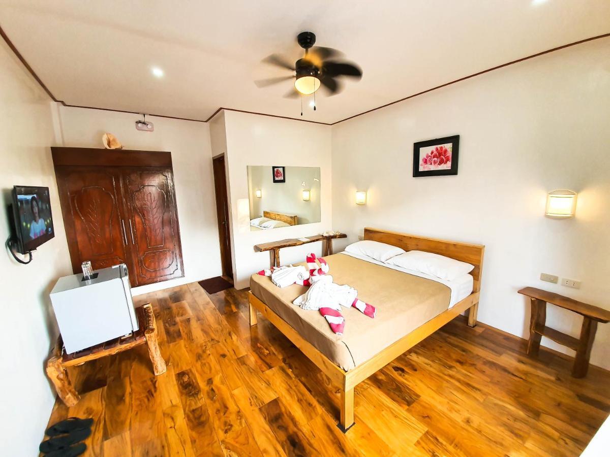 Cocoloco Beach Resort Manoc-Manoc Екстериор снимка